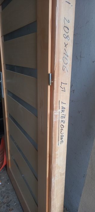 Drzwi wewnętrzne drewniane