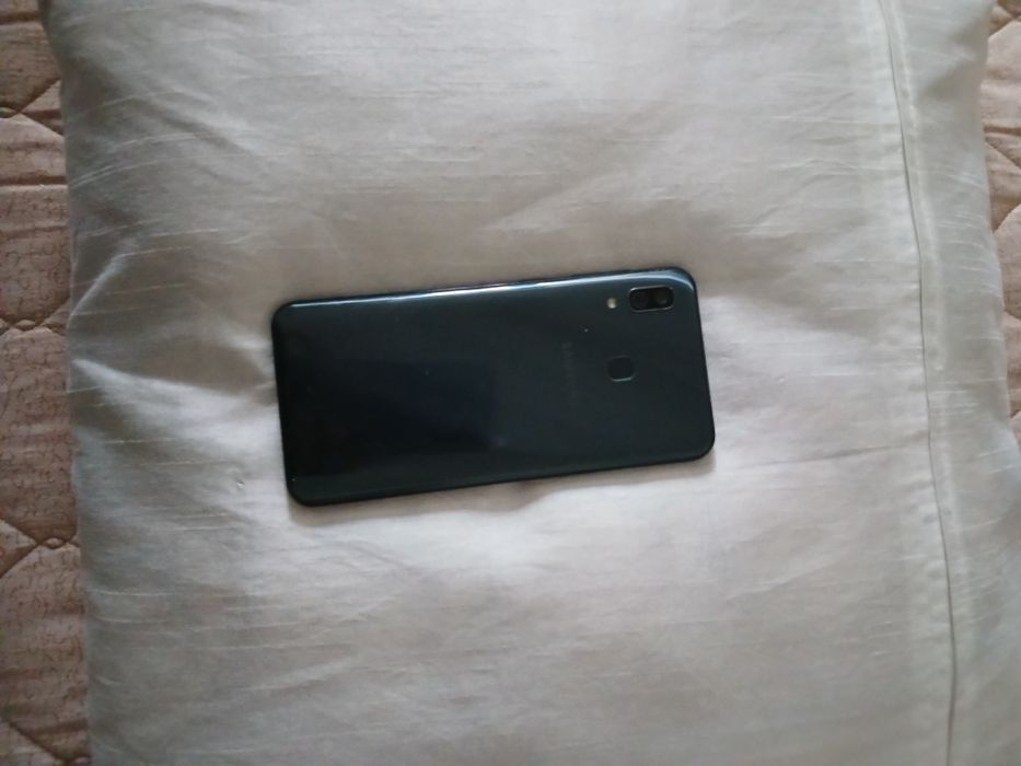 Смартфон Самсунг Galaxy A30