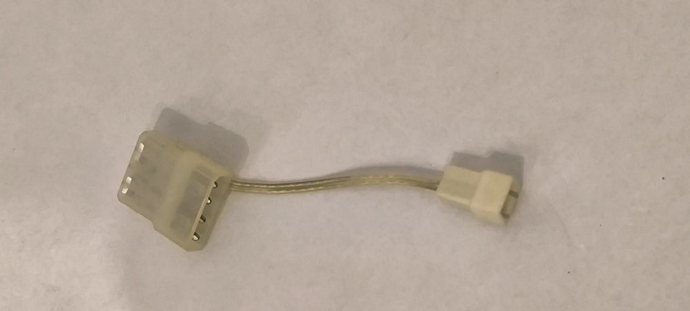 Adapter przejściówka zasilania Molex 4-pin na wentylator 2-pin / 3-pin PC 11cm