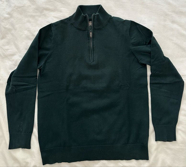 Camisolas de Gola Azul e Verde