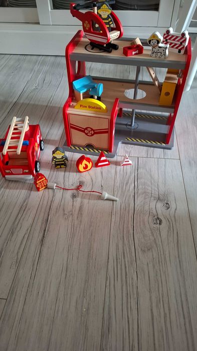 Drewniana remiza strażacka