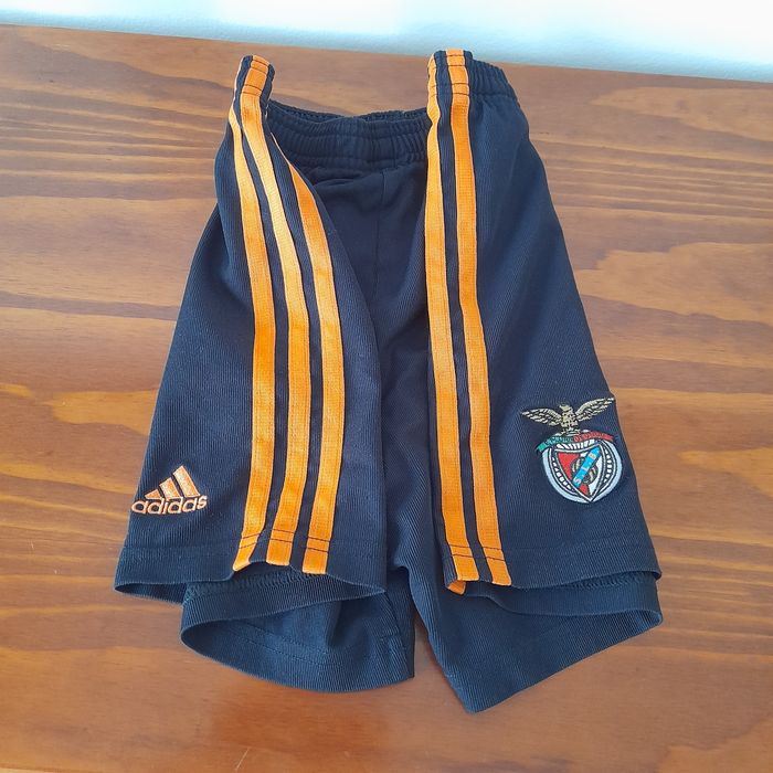 Polo e calções benfica