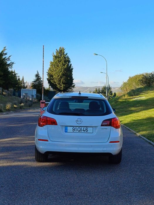 Opel Astra sport touring  1.6 CDTI — photo 3