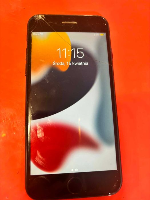 iPhone 7 uszkodzona szybka, sprawny, 128GB