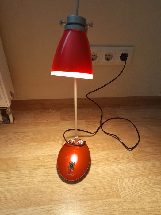 Настольная лампа.