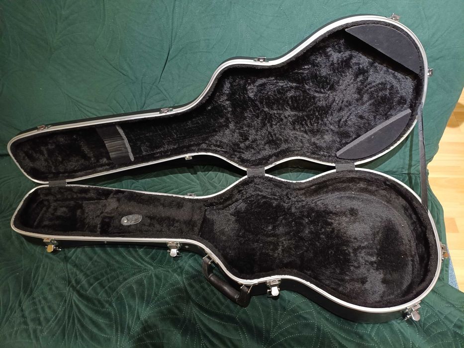Epiphone Les Paul Prophecy GX z walizką.