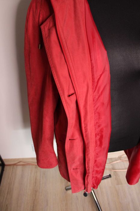 Czerwona kurtka wiosenna parka 48 Summer reflections