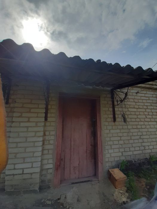 Продам 3 комн. Квартиру 70 м2 2 эт.2эт.дома 19000уе