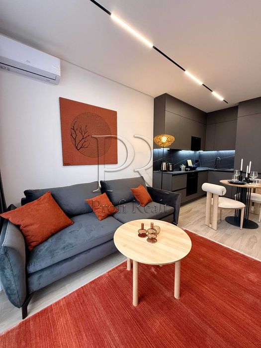 Оренда 1 к. кв., 52 м2. ЖК City Hub, метро Вокзальна 5 хвилин пішки