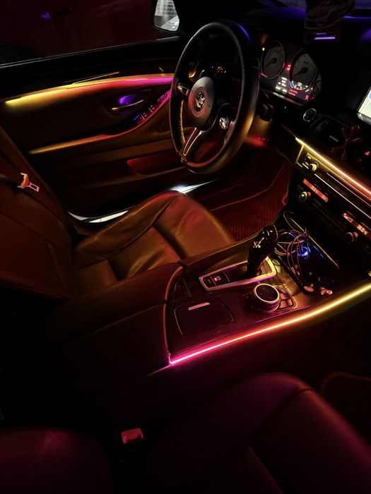 Амбієнтна підсвітка салону авто