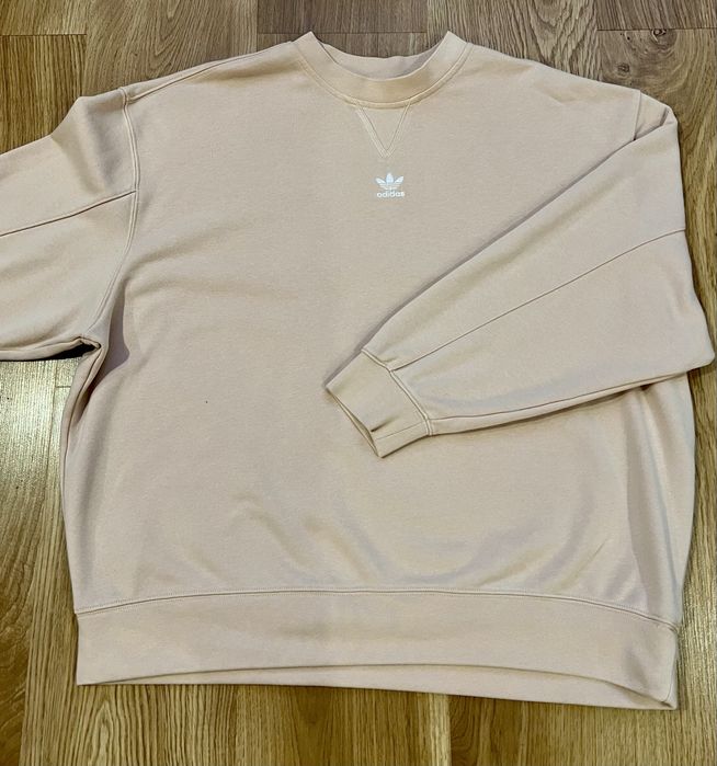 Продам жінчий світшот від адідас