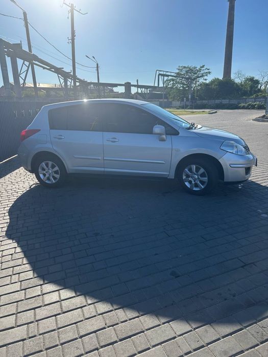 Nissan Tiida 1.6 MT 2007
