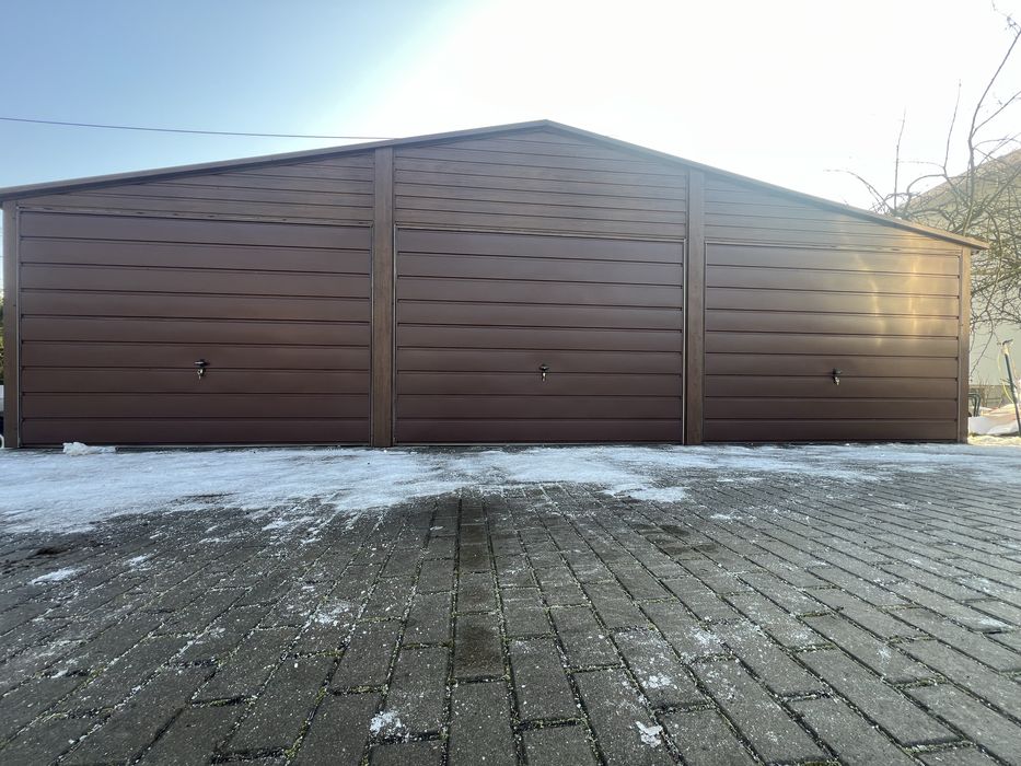 Garaz trzystanowiskowy wzmacniany premium drewnopodobny