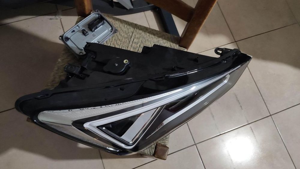 farol direito full Led SEAT TERRACO