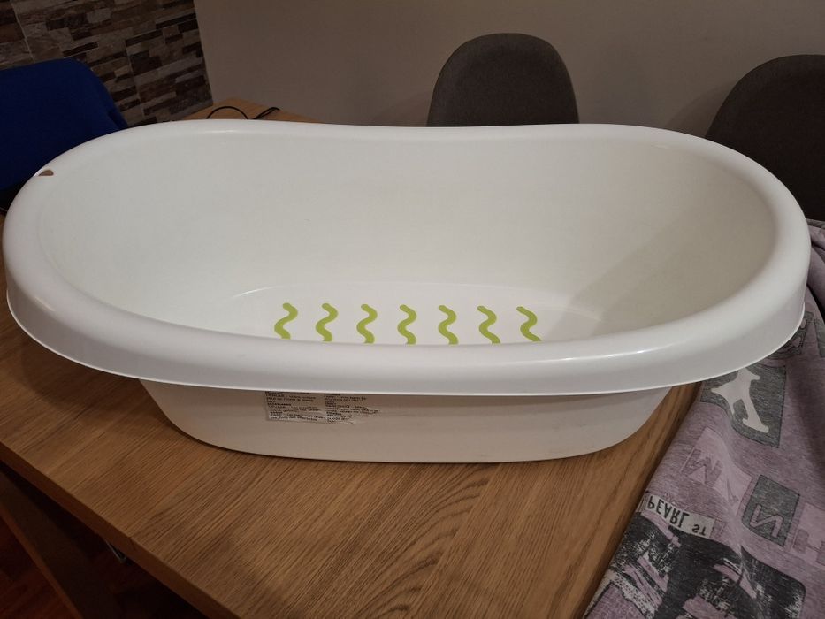 Muda fraldas + banheira Ikea