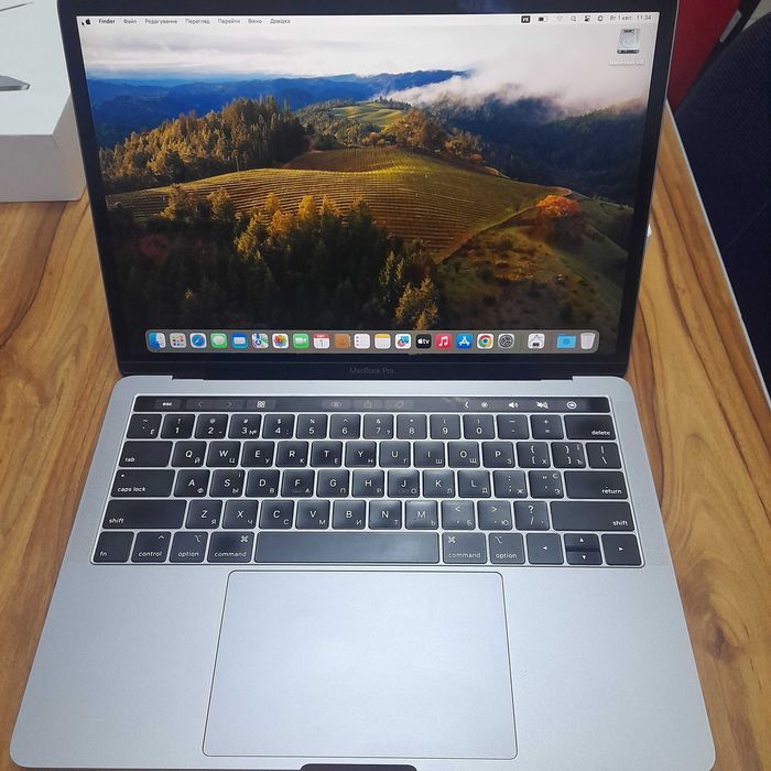 Macbook pro 13 256GB 2019 року