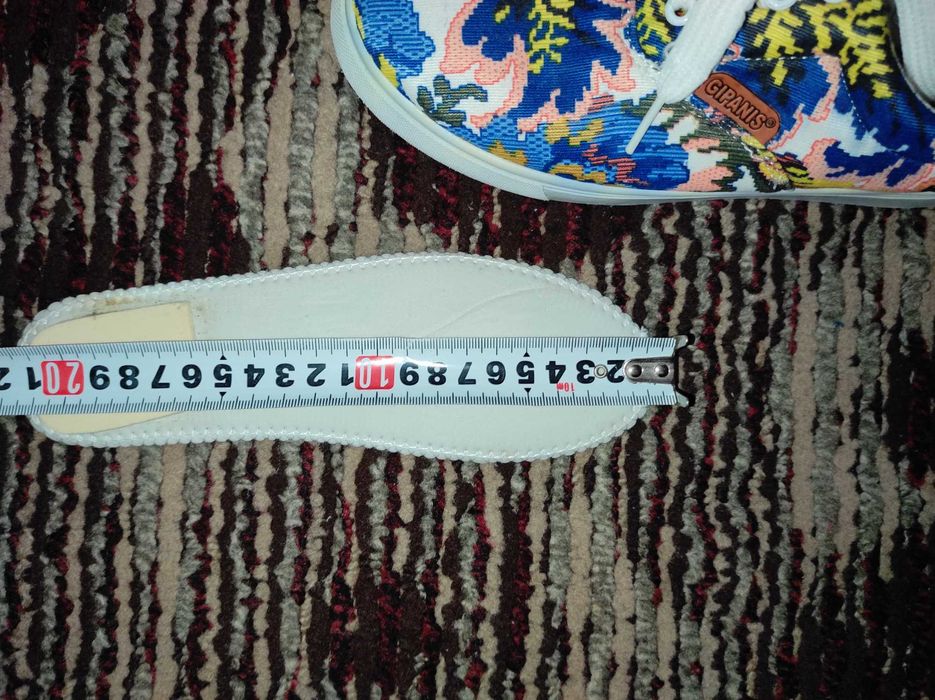 Продам макасини на дівчинку 36 розмір