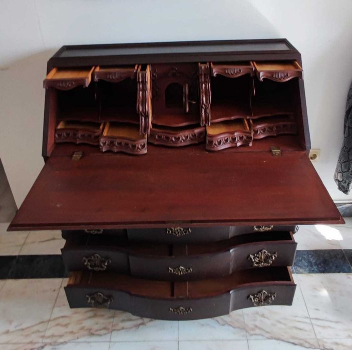 Comoda papeleira abatam, estilo D. José, do meio século XX