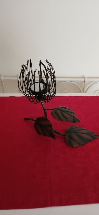 Castiçal em forma de flor