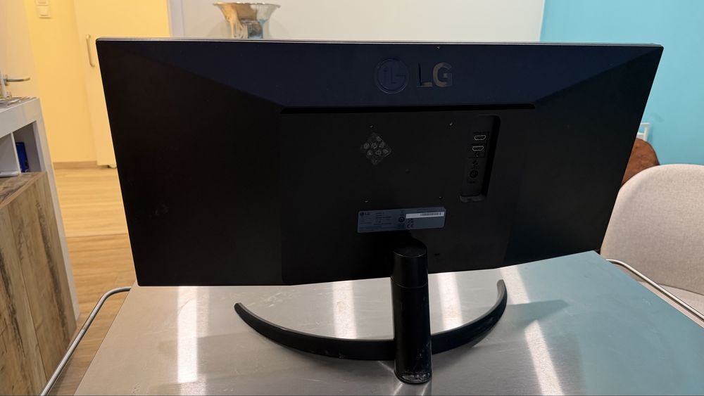 Monitor LG 32” 4K UHD impecável