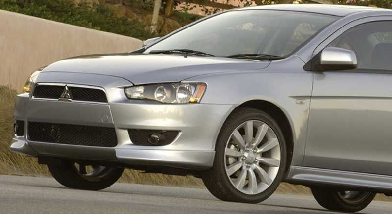 Уголки переднего бампера Lancer X Накладки на бампер Клыки Лансер 10