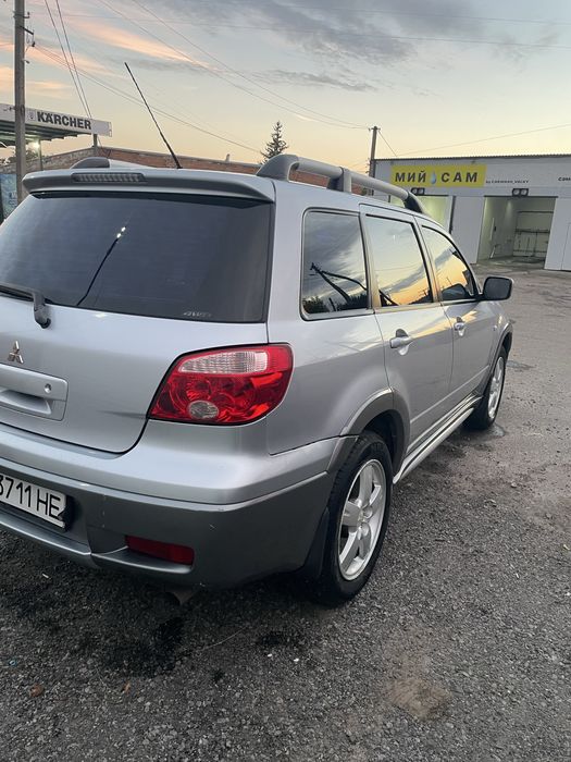 Продам офіційний Mitsubishi Outlander
