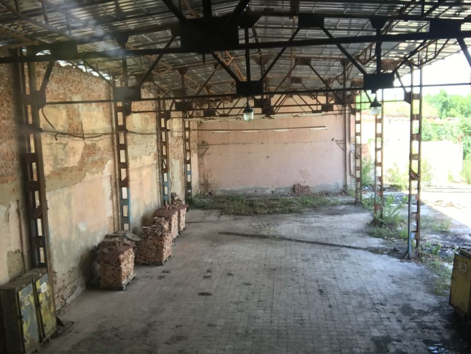 Сдам в аренду склады, цеха по ул. Париж. Коммуны р-н Краснодонцев