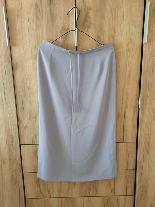 Юбка з розрізом та зав'язками