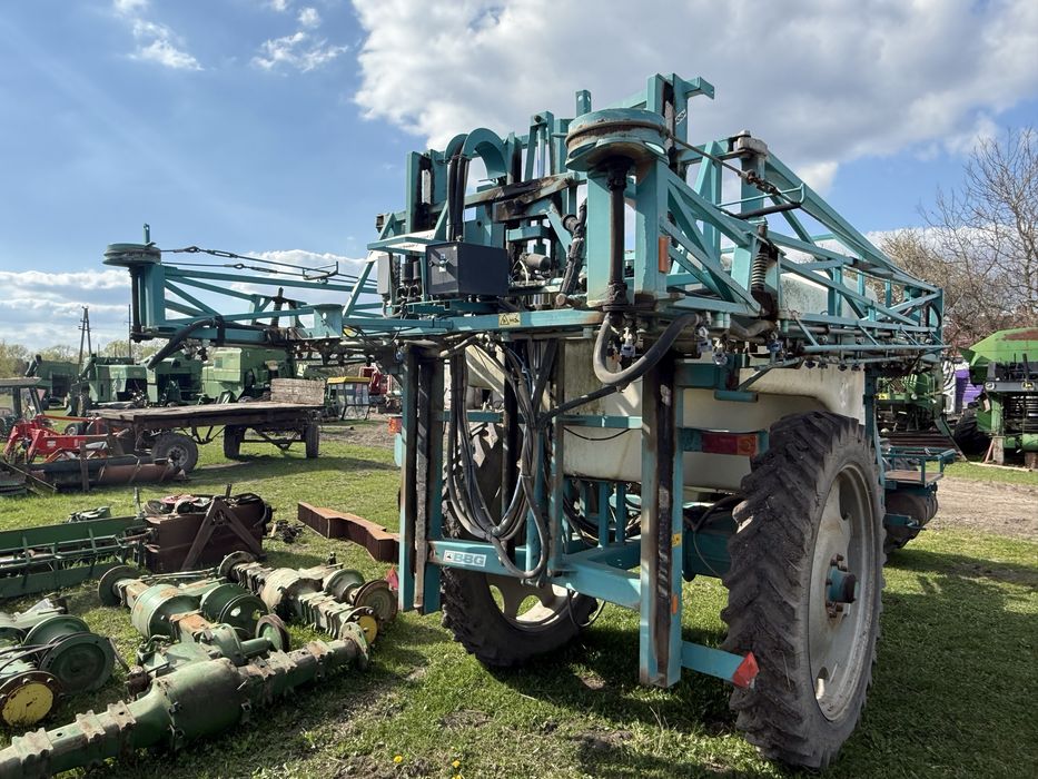 Причіпний оприскувач BBT свіжо привезений з німечини
