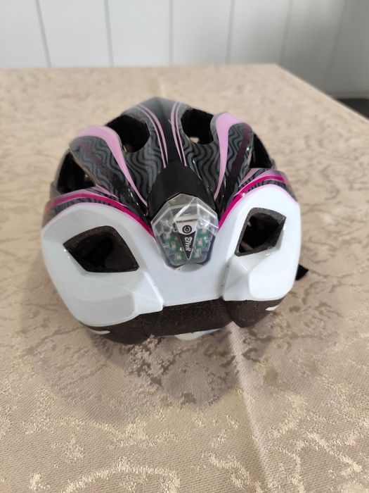 capacete com luz traseira