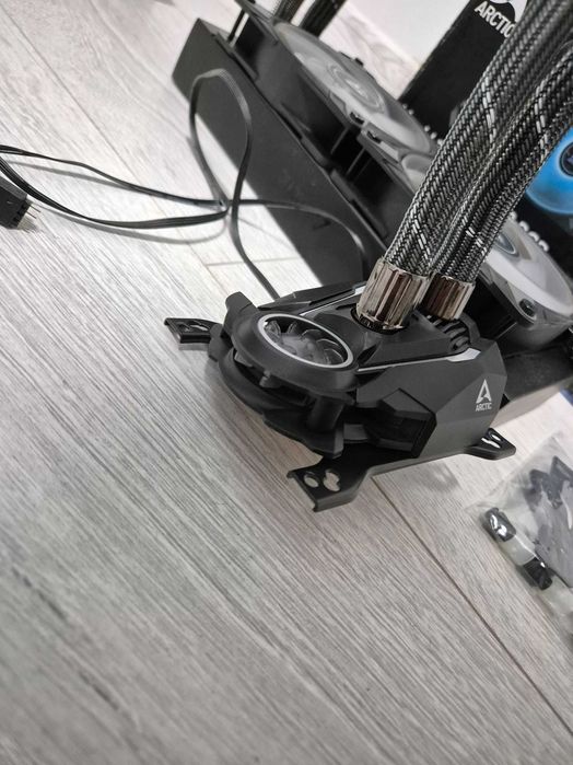 Водяне охолодження 240mm Arctic Liquid Freezer II 240 RGB. Trade-in