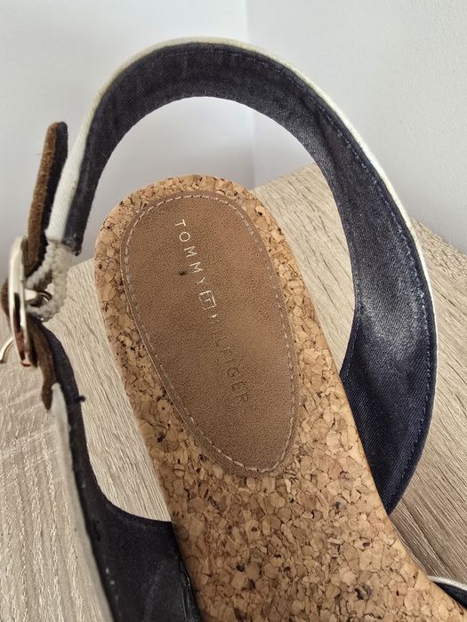 Sandały na koturnie Tommy Hilfiger 38