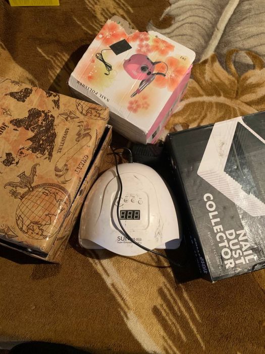 фрезер, лампа і витяжка