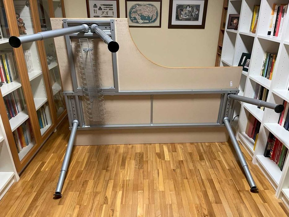 Secretária IKEA Galant 160x120cm c/ organizador de cabos