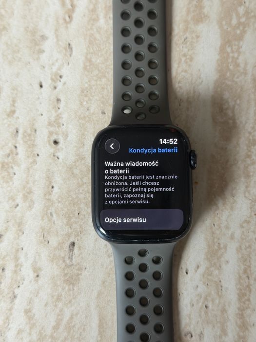 Apple Watch Series 7 / 45 mm / GPS + Cellular
