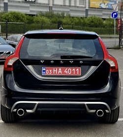 Volvo v60 R-Design Momentum  універсал