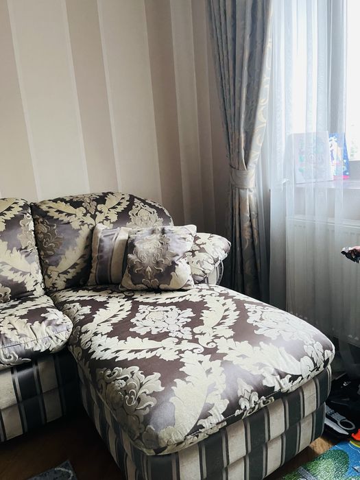 Продам розкладний б/у диван