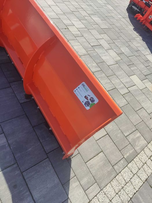 Pług z mocowaniem na tuz lub Euroramkę Nowy  Dostawa