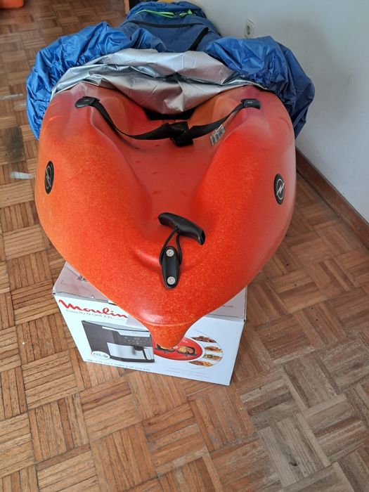 Canoas e Kayk  para Rio e Mar com ondulação.