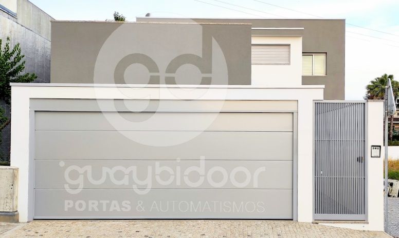 Portões de garagem seccionados