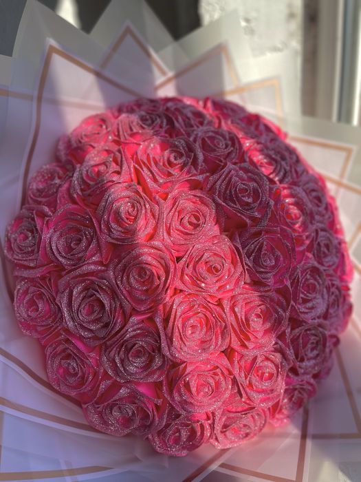 Букет троянд із атласних стрічок/ Букет роз из атласных лент