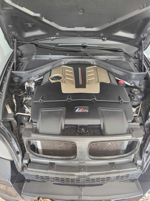 X5 M   V8   4.4 Bi-Turbo 555CV  Nacional