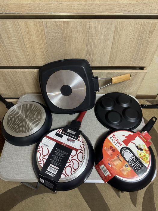 Сковорода 28 см .