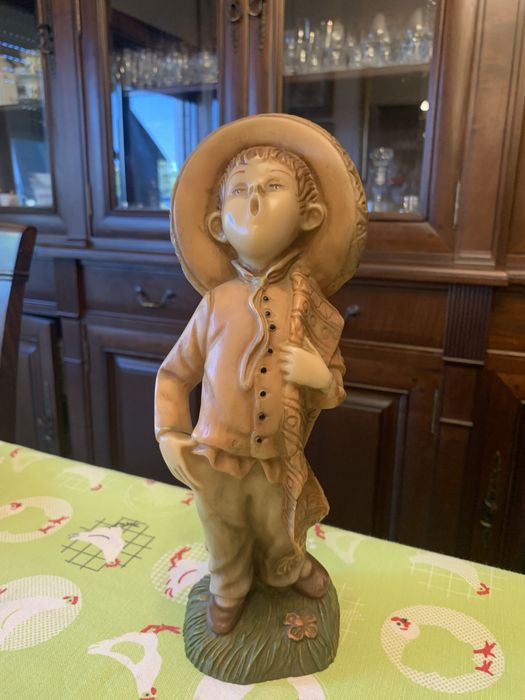Estatueta em marfinite