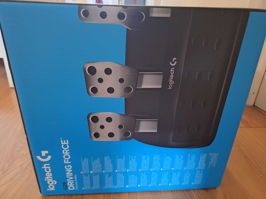 Logitech G29 Driving Force + Pedais – Novo e Selado – PS5/PS4/PS3/PC