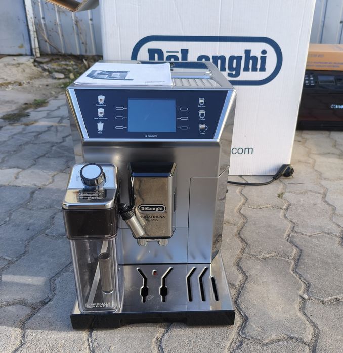 2025 рік De'Longhi PrimaDonna Class Evo ECAM 550.85.MS LatteCrema System з молочником капучинатор кавомашина кавоварка кофемашина коферка Делонджи б/у