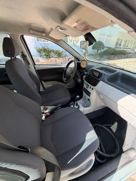 Fiat Punto 2004 automático