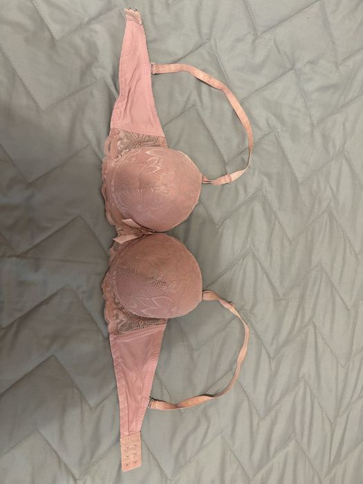 Бюстгальтери