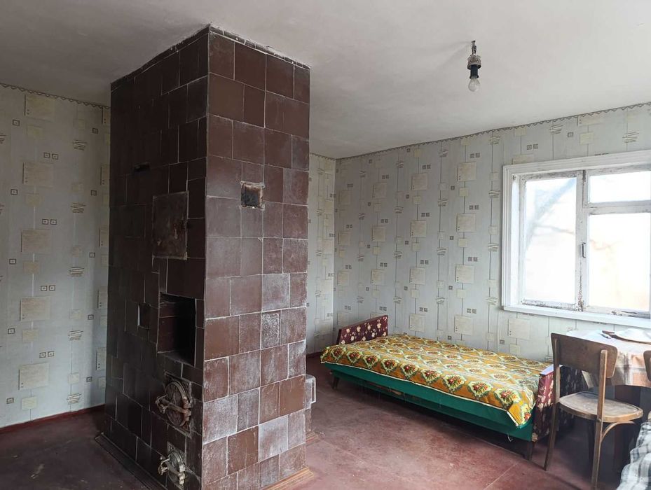 Камін ! Груба ! Свердловина ! Поруч ліс!