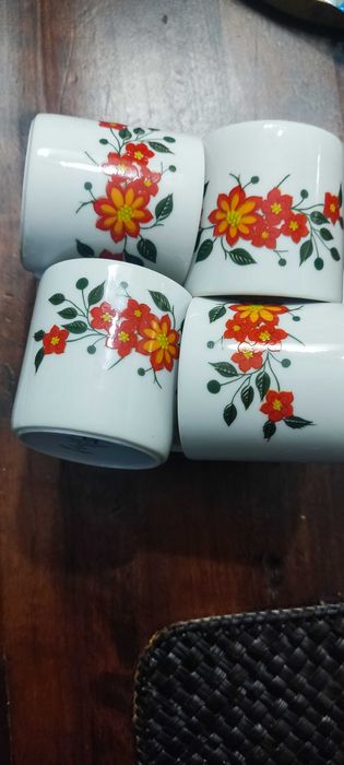 4 chávenas Vista Alegre de 1975